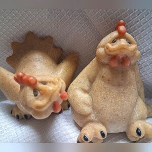Adorable vintage Quarry Critters Tan Chicken Figurines
